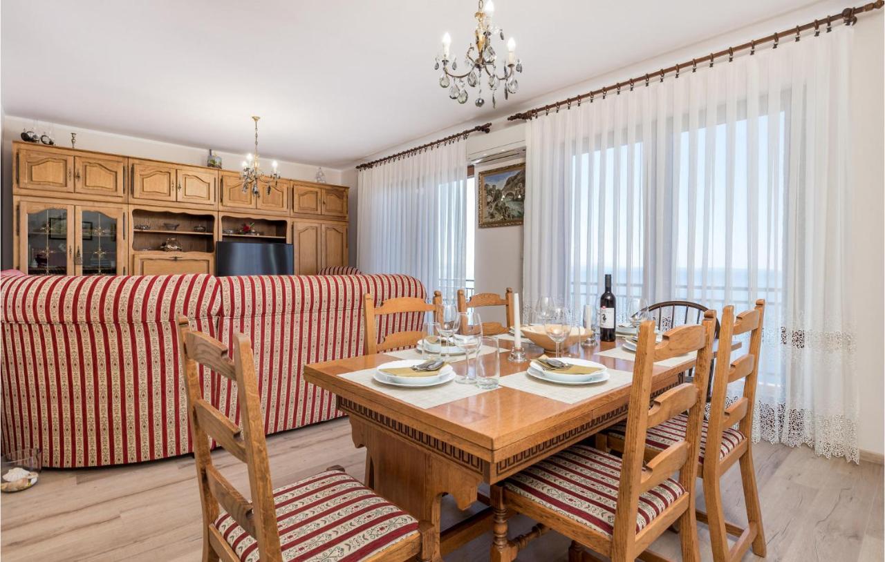 4 Bedroom Nice Apartment In אופטיה מראה חיצוני תמונה
