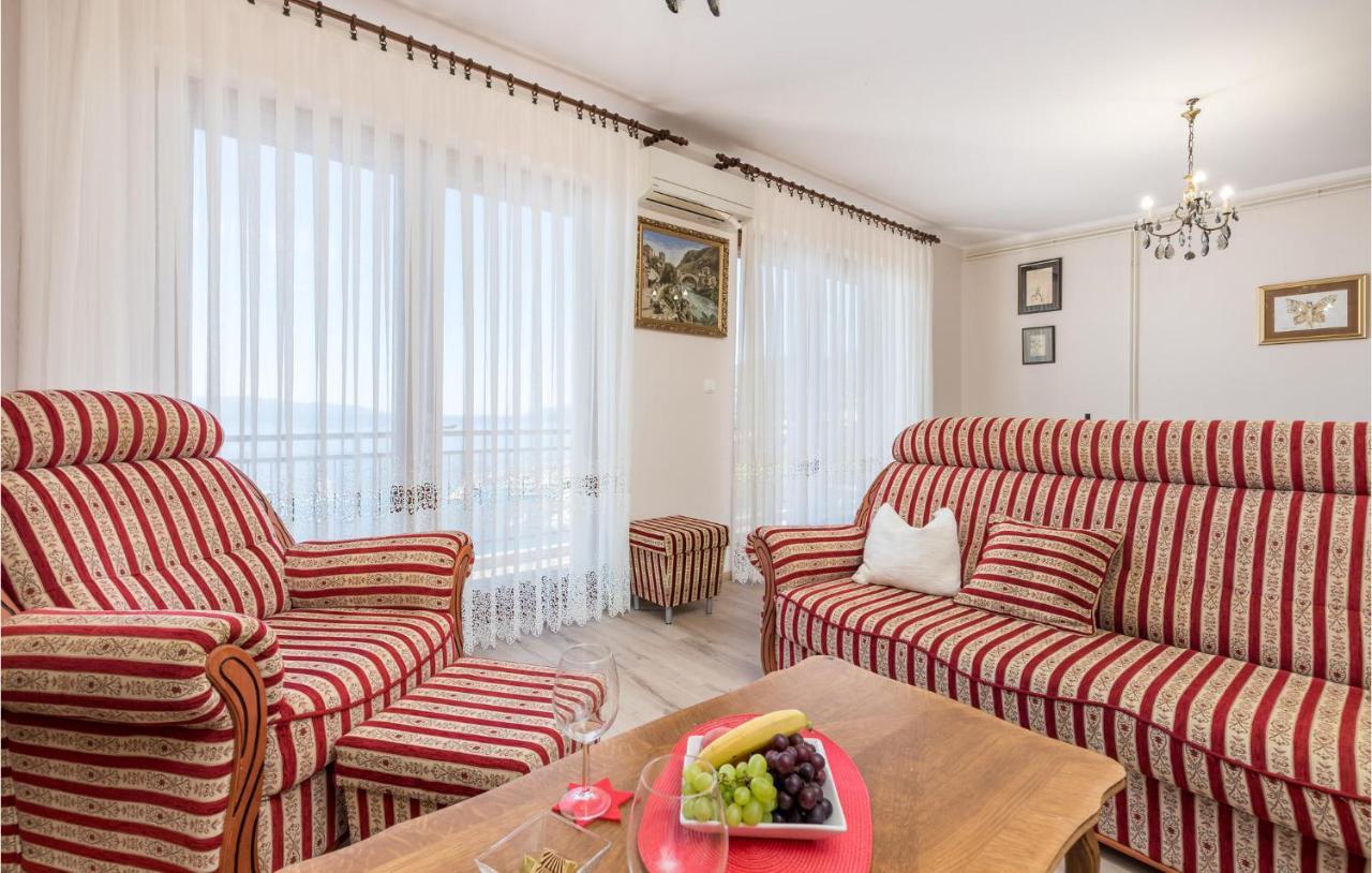 4 Bedroom Nice Apartment In אופטיה מראה חיצוני תמונה